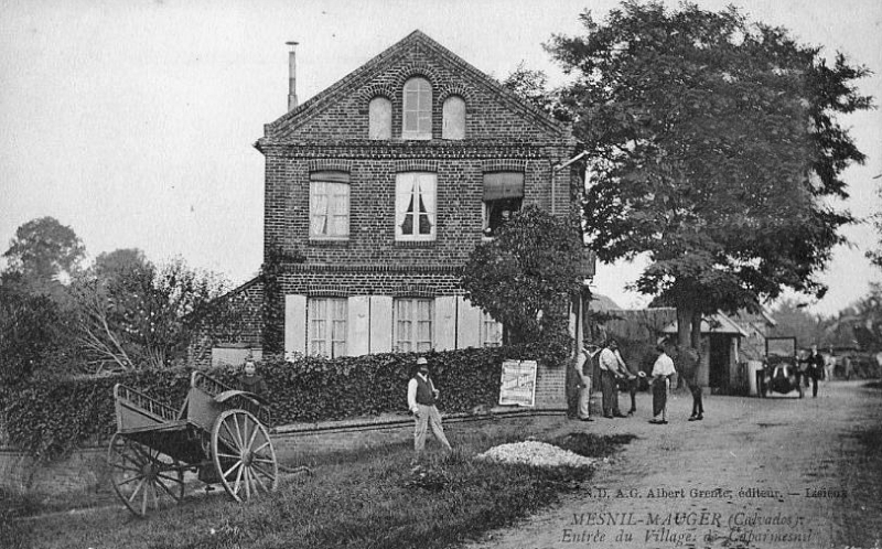 Caparmesnil - entrée du bourg