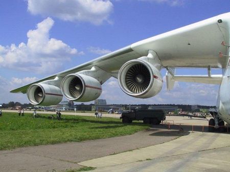 antonov225_aile