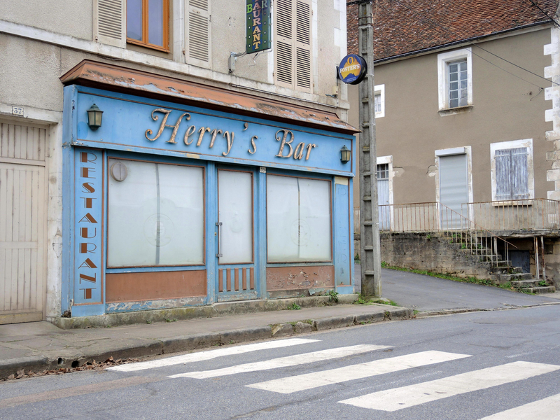Herry, Herry's bar fermé (18)