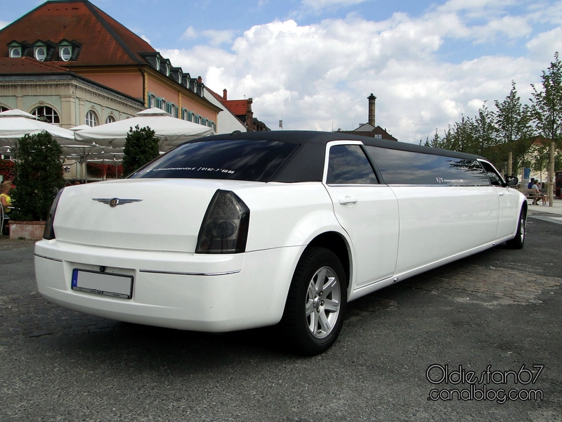 chrysler-300-limousine-2