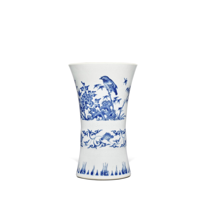 A blue and white 'bird and flower' beaker vase, Ming dynasty, Chongzhen period (1627-1644)