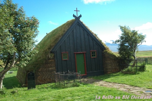 L'église en tourbe de Holar.