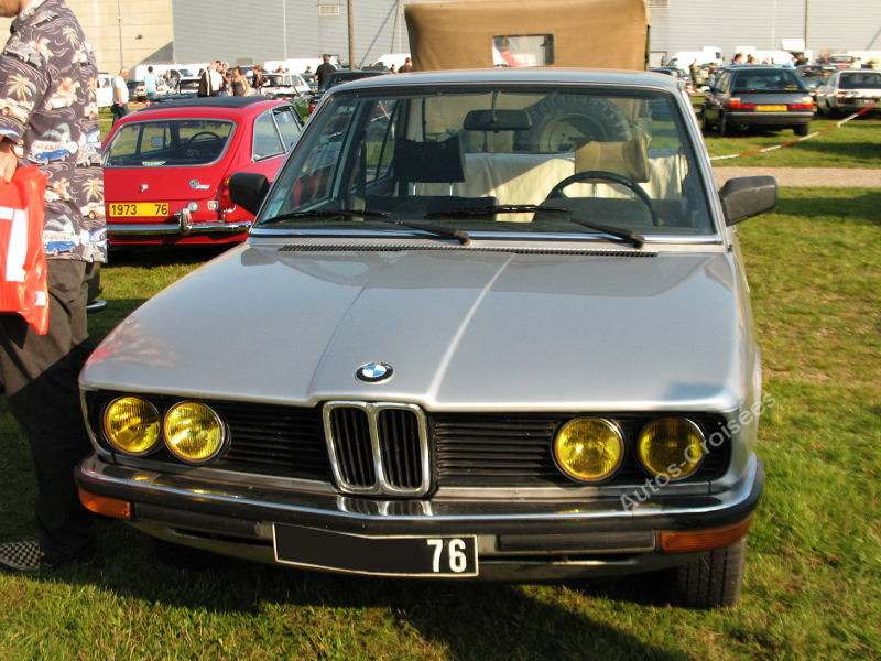 BMW518E12av