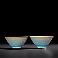 An unusual pair of Jun-type deep bowls, Ming-Qing dynasty (1368-<b>1911</b>)