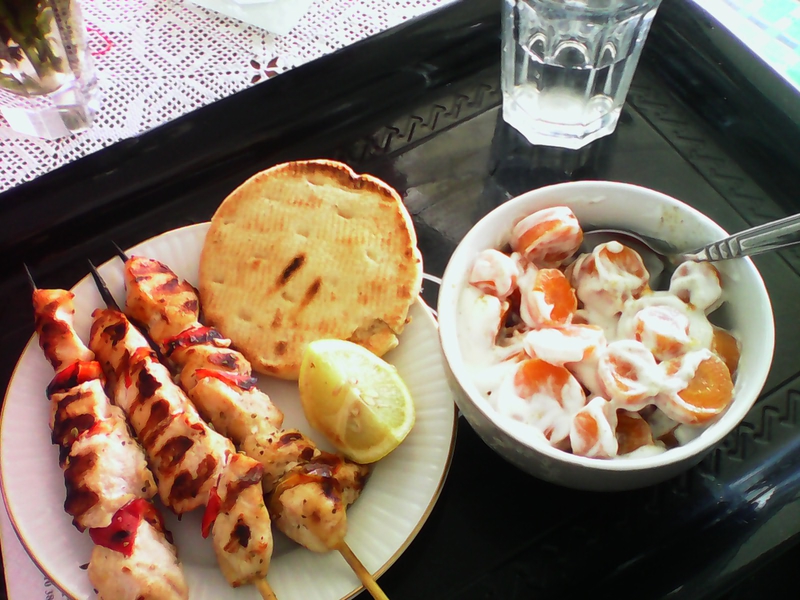 brochette_poulet_poivrons___carottes_yahourt_cumin