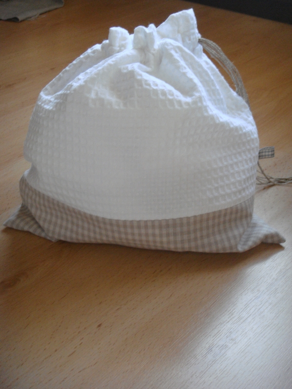 pochon blanc et vichy crème