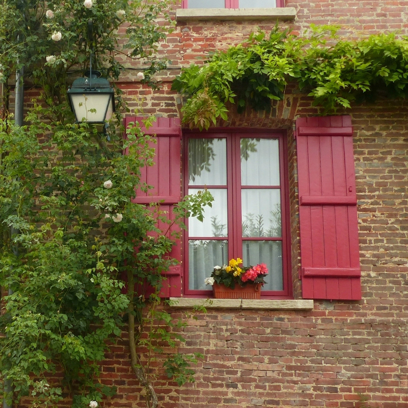 a FENETRES PORTES FLEURIES43