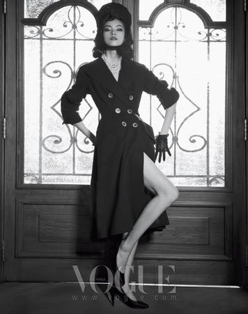 Sun_Fei_Fei___Vogue_Korea_July_2010___6