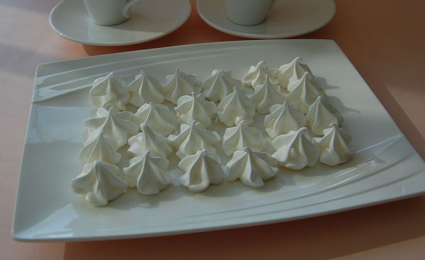 MERINGUES_BLANCHES
