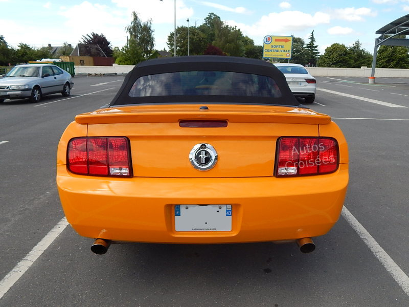 FordMustangVcabV64lar