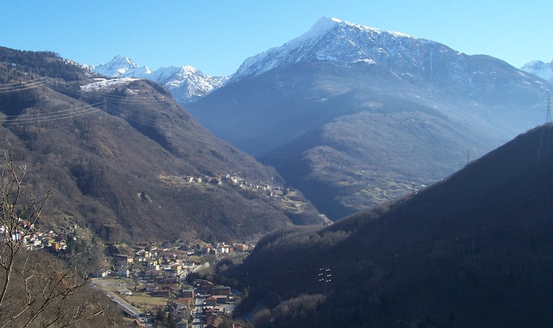 Val_Saviore_alla_confluenza_con_la_Valle_Camonica_(Foto_Luca_Giarelli)