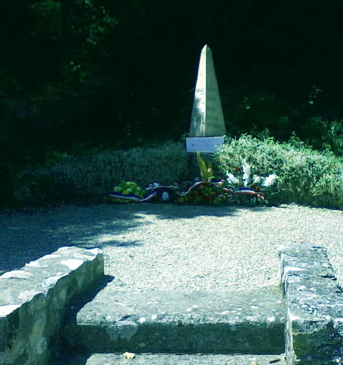 La stèle du Crestet