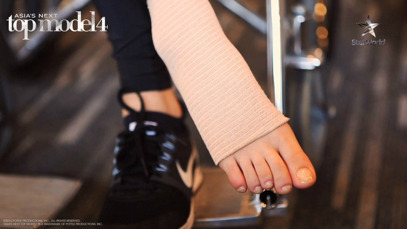 AsNTM4-Episode-2-Jessicas-injured-ankle