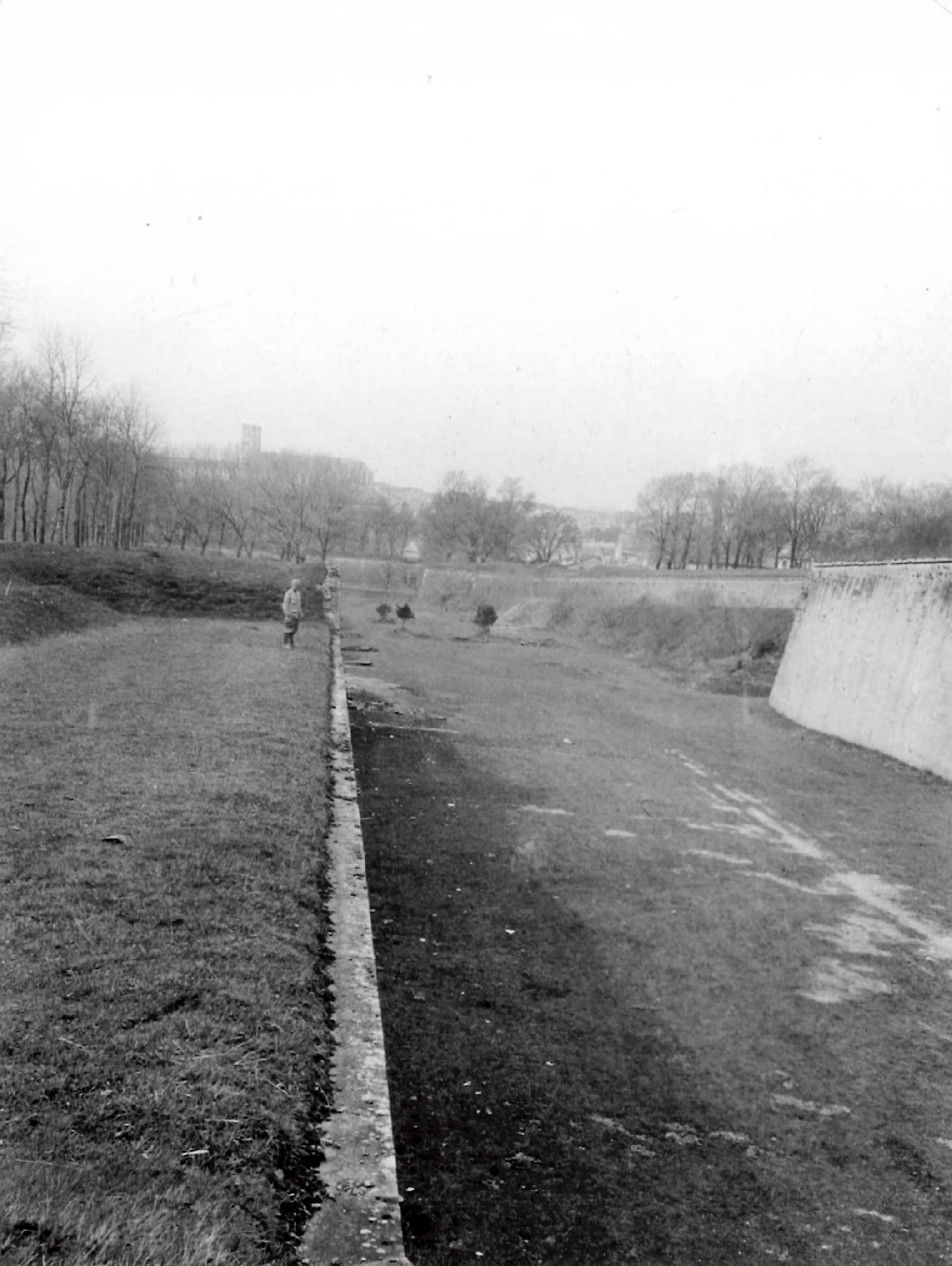 Album R. Verney p.122 gauche