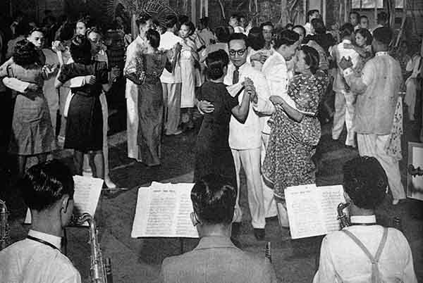 Yiyi 1930s-shanghai-ballroom