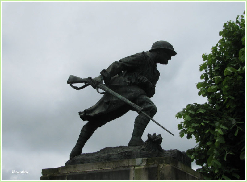 Monument aux Morts de Dun-sur-Meuse, 55 - (c) Mayvka