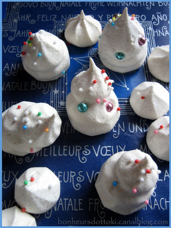 Petits sapins de meringue pour décor gâteaux de Noël et mini meringues recettes Petits sapins de meringue pour décor gâteaux de Noël et mini meringues