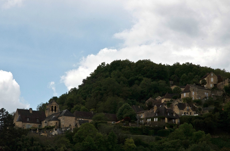 Castelnaud vu de la gabarre sur Dordogne-02