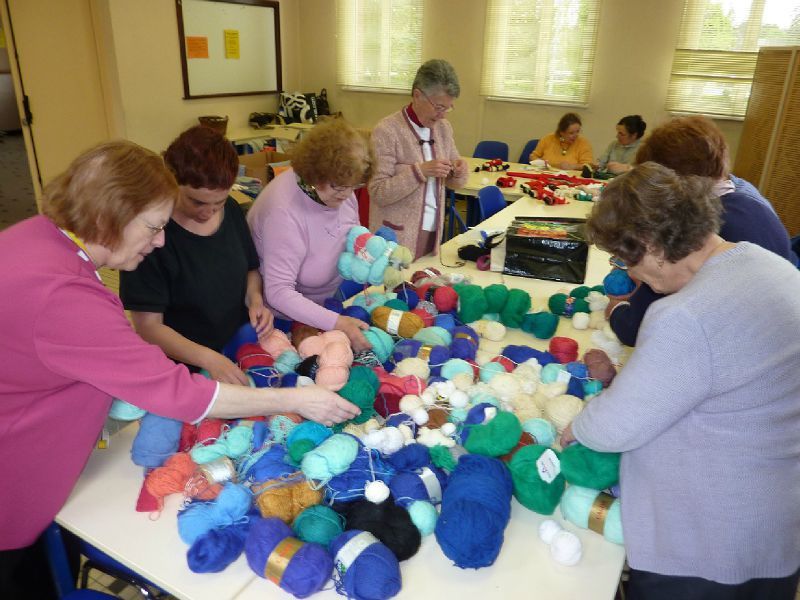 Merci à tous pour vos dons de laine !!! Le challenge du tricot solidaire