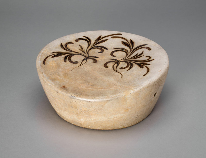Drum-Shaped Pillow with Floral Sprays, Jin dynasty (1115–1234), 12th century