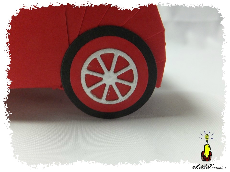 ART 2018 03 voiture rouge 7