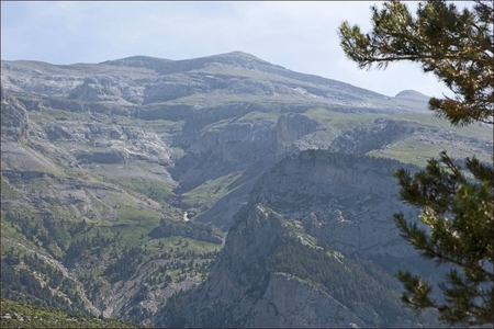 Aragon Escuain cascade au loin 240612