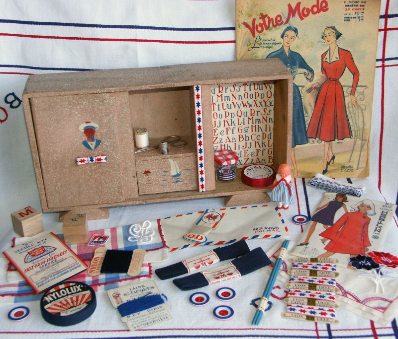2009-06 Armoire bleu blanc rouge 2