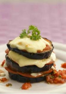 millefeuille-d-aubergines-gratinees-mozzarelle-et-sauce-tomate-_11721
