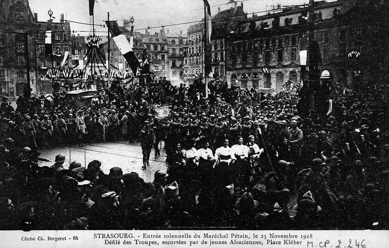 Strasbourg_85_Défilé_des_troupes_[