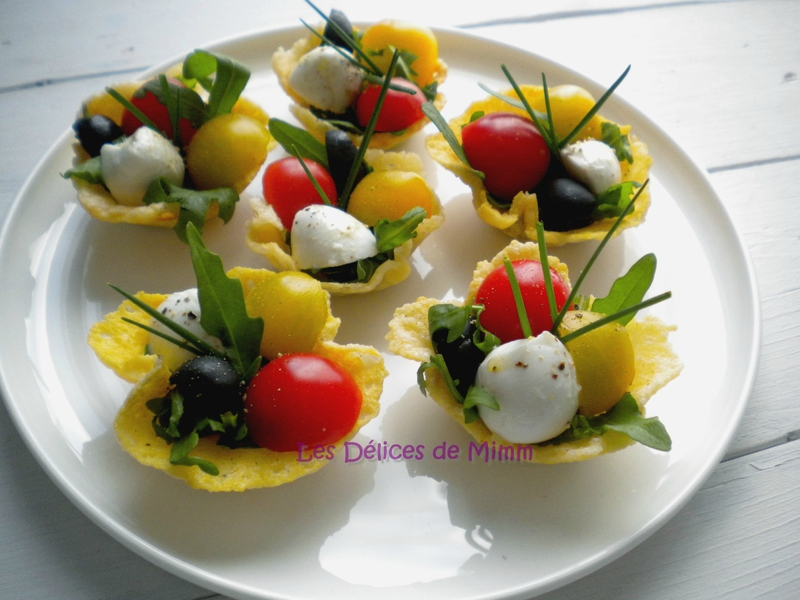 Mini salade caprese en bouchée apéritive