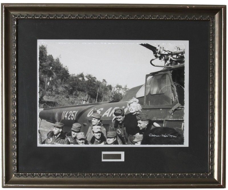 Dolores_Hope_Masi-Collection_MM-photo-1954-02-korea-helicopter-1-tirage-1