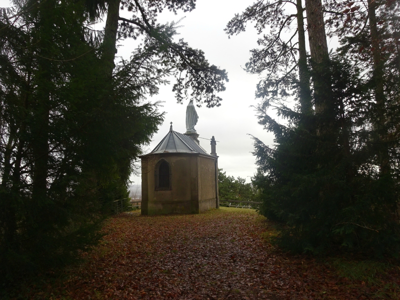 l'arrivée à la chapelle de Bures