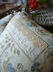 coussin aux paons1