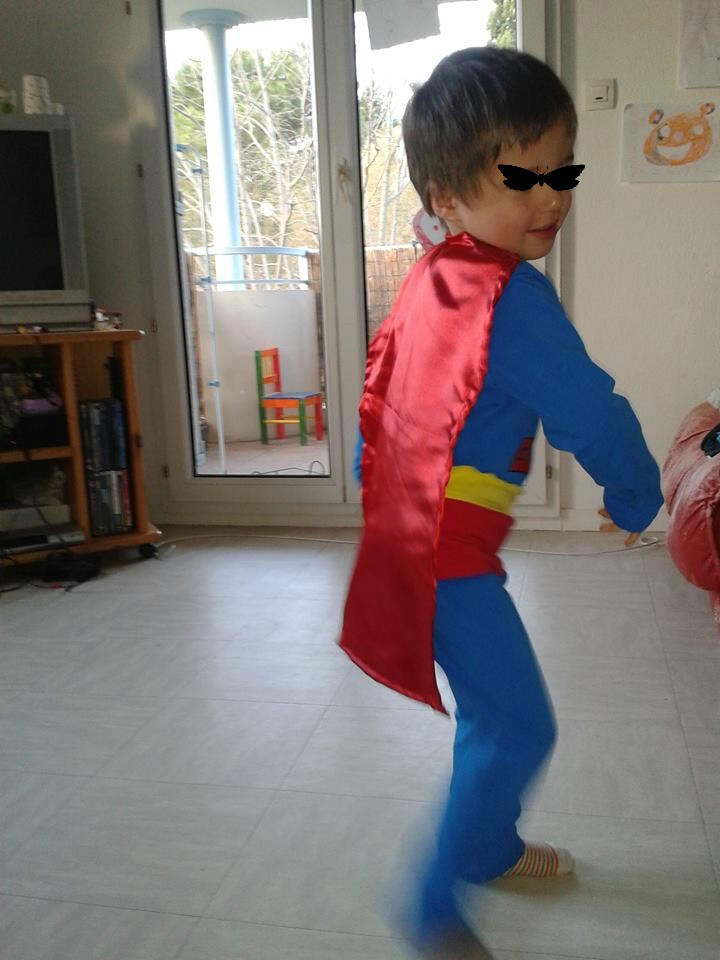 Elias superman cape bis