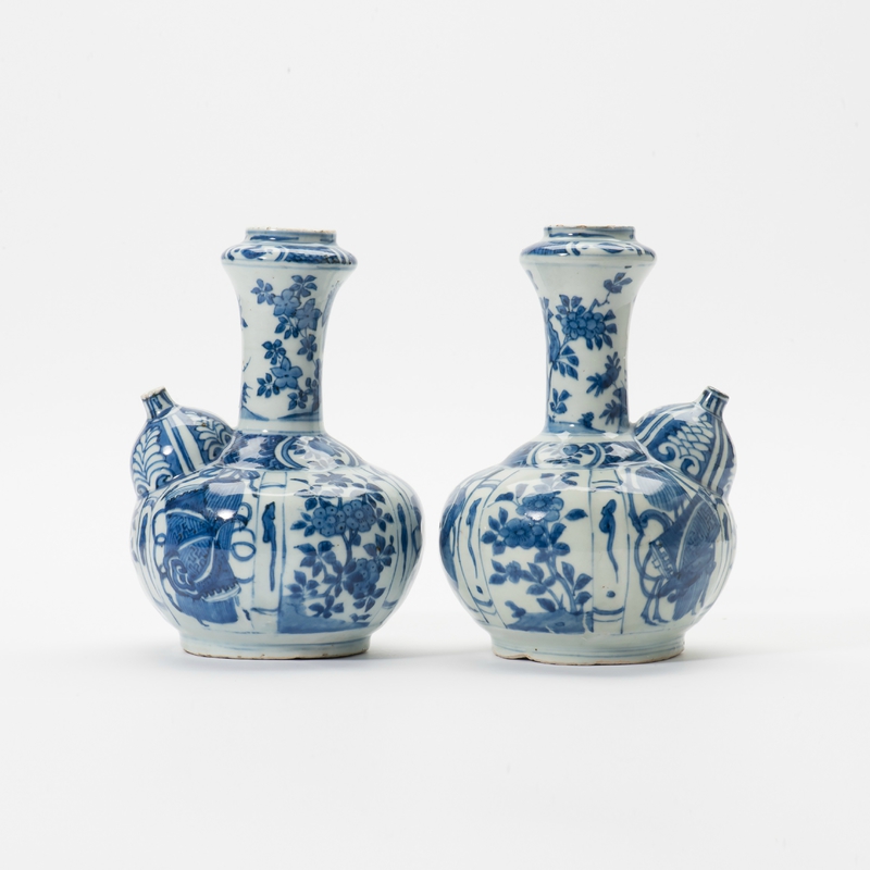 A pair of blue and white Kendi, Wanli period (1573-1619)