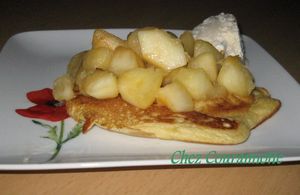 Pomme_caramelisees_sur_pancakes