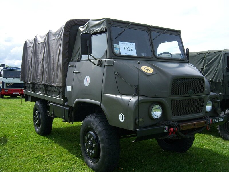 1959_SUMB_MH600BS_(YSJ_799)_military_cargo_truck,_2012_HCVS_Tyne-Tees_Run