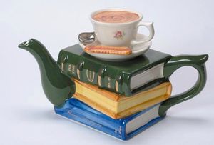 Books-and-Tea-Teapot