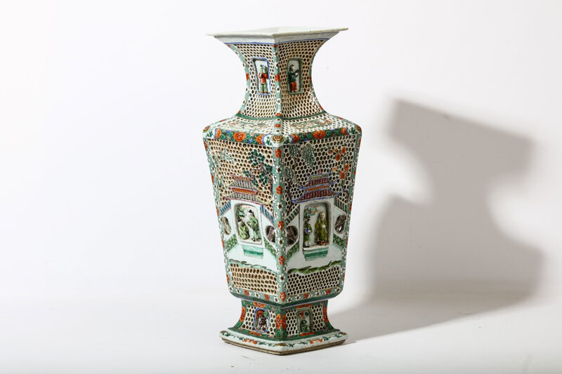 A large Chinese famille verte reticulated vase, Kangxi period (1662-1722)