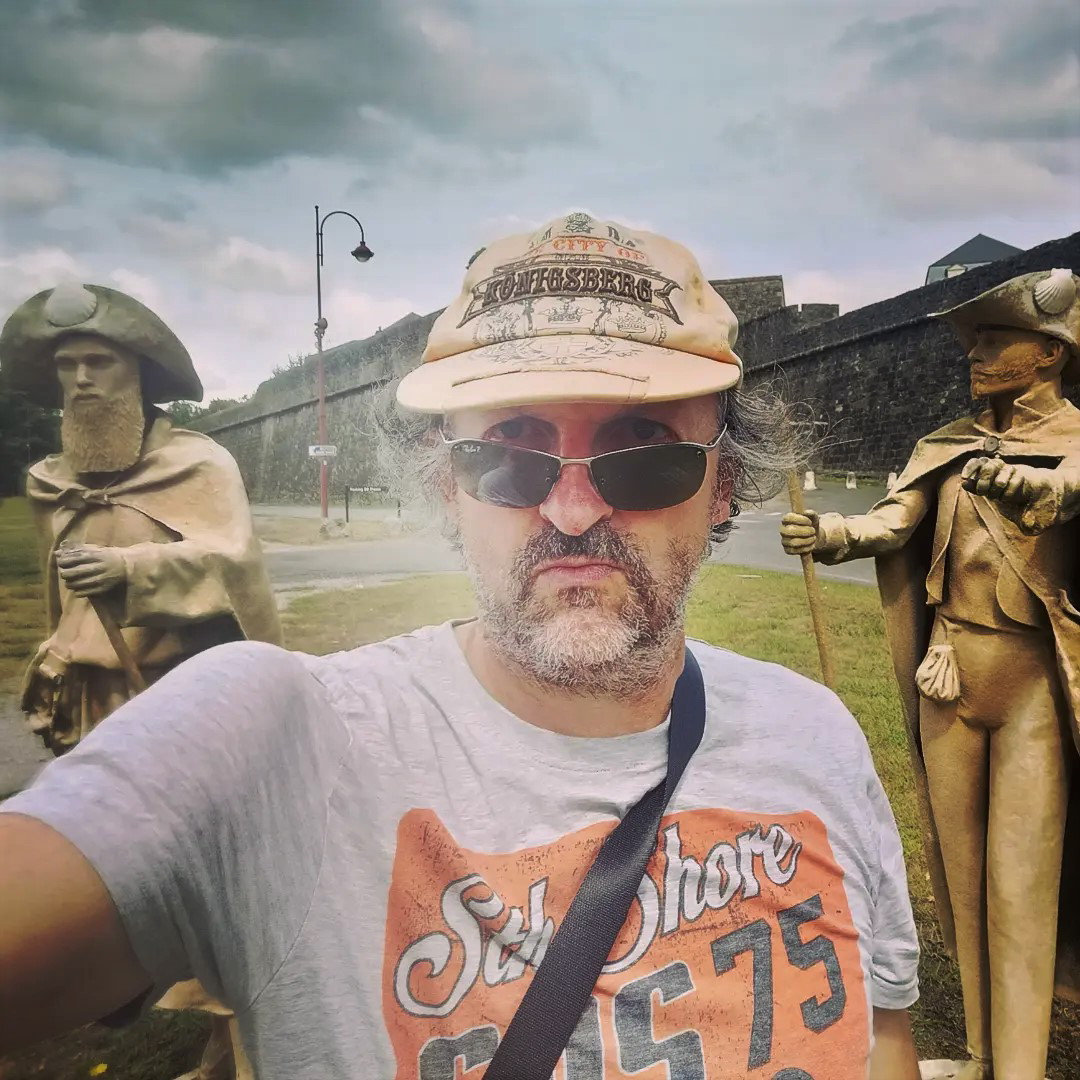 Jénorme est à Navarrenx avec les pèlerins stoïques, insta (64)