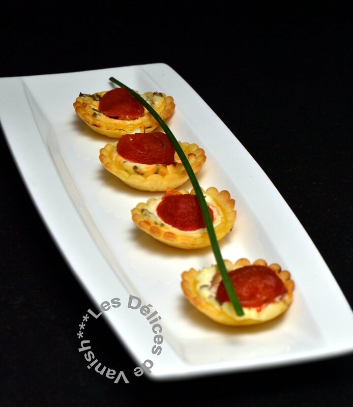 mini tartelettes, tomate cerise, st moret, ciboulette