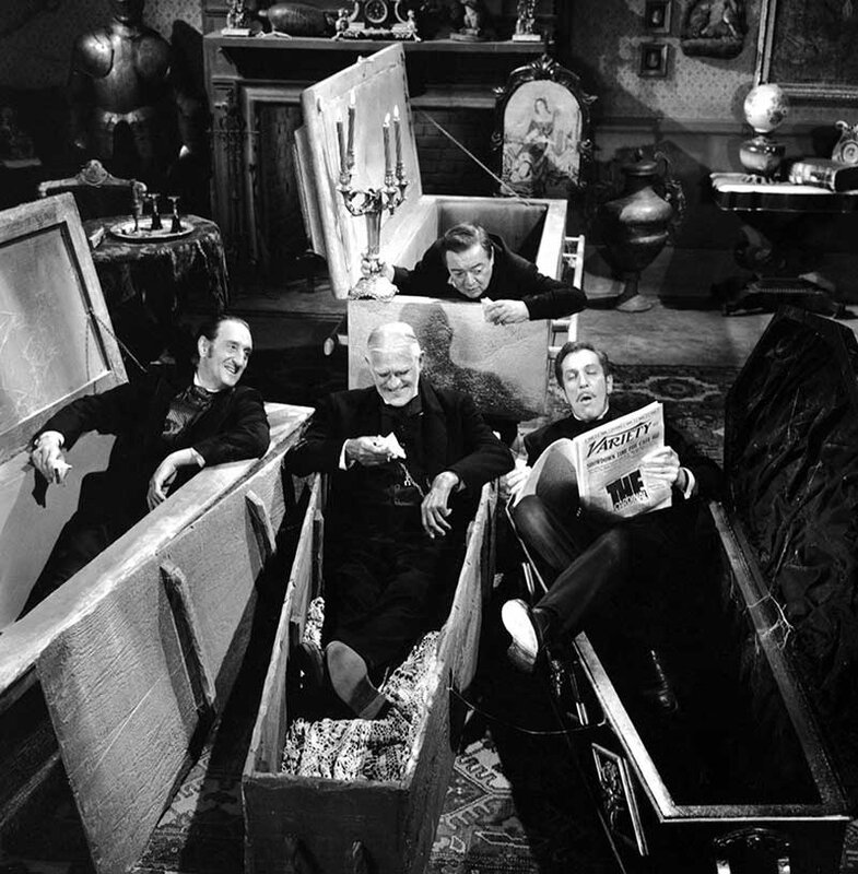 Vincent-Price-reading-to-Basil-Rathbone-Boris-Karloff-and-Peter-Lorre-on-the-set-of-The-Comedy-of-Terrors