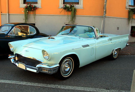 Ford_thunderbird_convertible_de_1957__Furdenheim__01