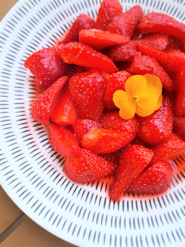 chez cathytutu tous en cuisine cyril liganc fraises infusees en direct m6 (6)