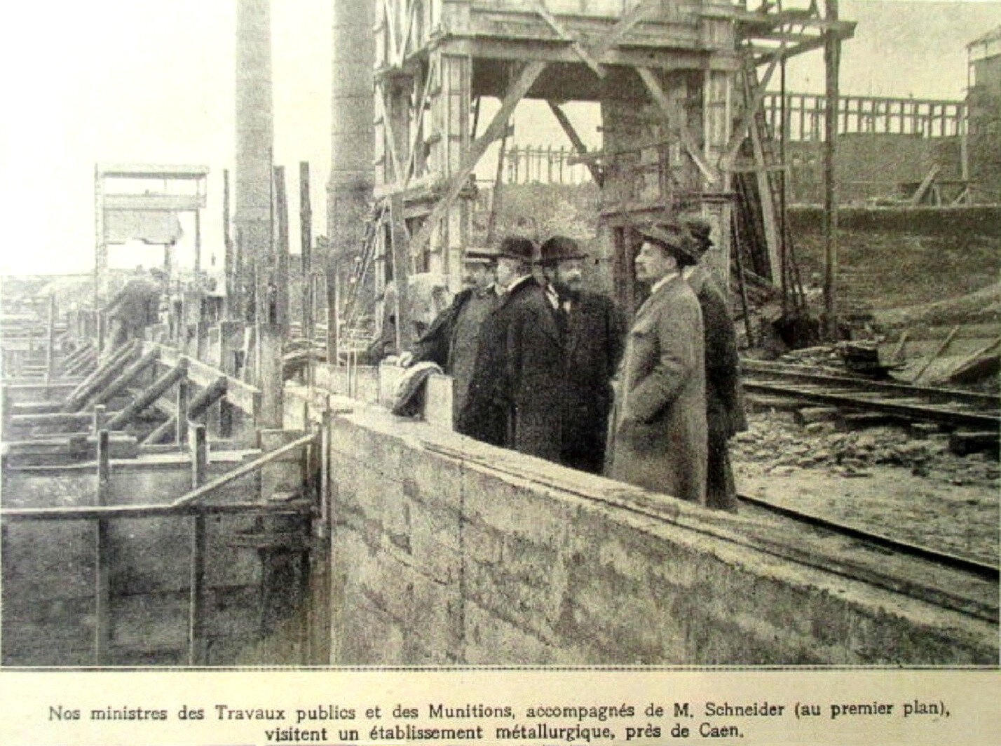 Les Ministres Albert Thomas et Lesueurs à Mondeville le 19 août 1917