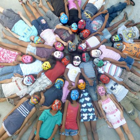 école masques en rayons de soleil CE1mini