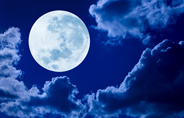 Sky_Clouds_Moon_558021_600x384