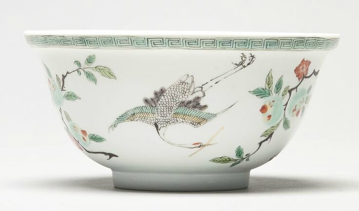 A famille verte 'Cranes' bowl, Qing dynasty, Kangxi period
