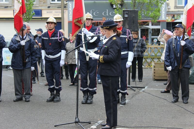 8 mai 2014 Avranches place Littré Claude Dulamon sous-préfète