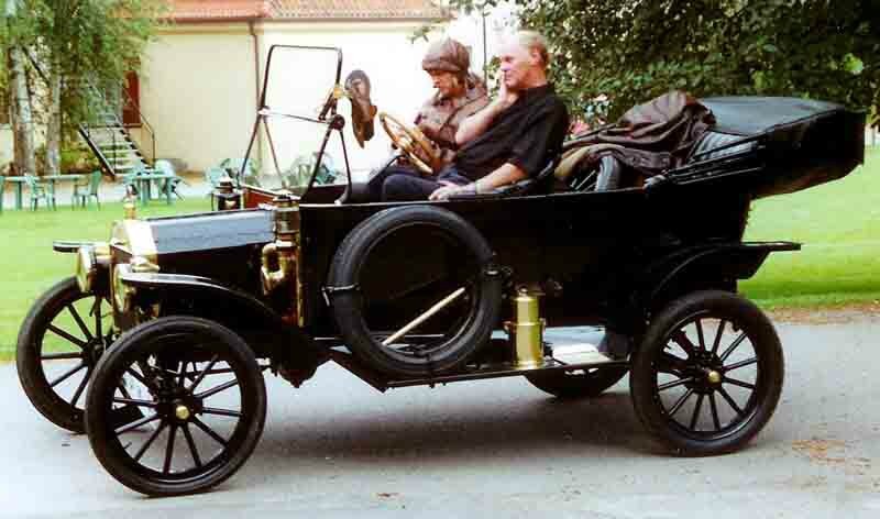 1914_Ford_Model_T_Touring_EDB403
